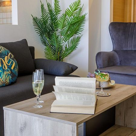 Savvas Apartment Толон Екстериор снимка
