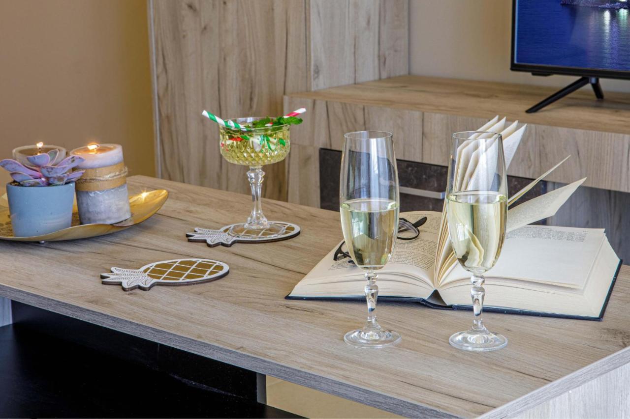 Savvas Apartment Толон Екстериор снимка