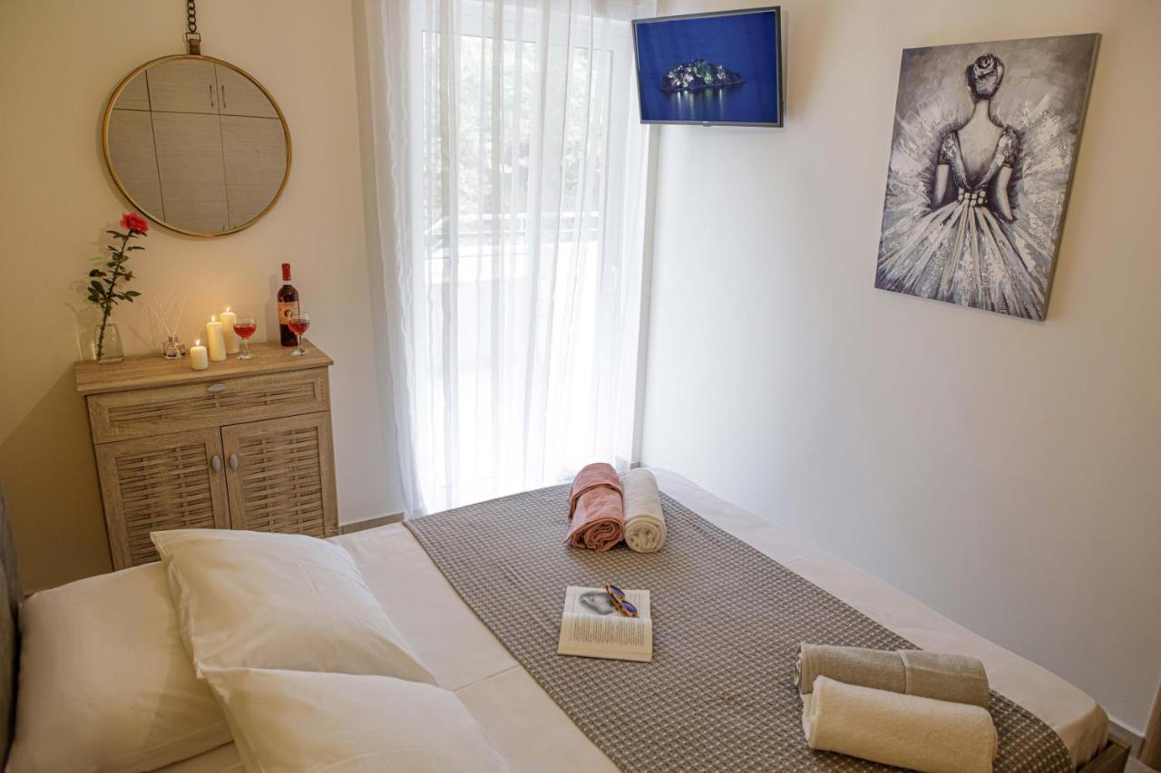 Savvas Apartment Толон Екстериор снимка