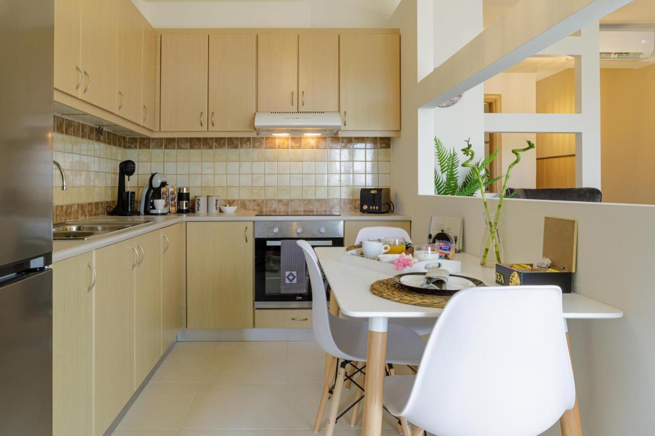 Savvas Apartment Толон Екстериор снимка