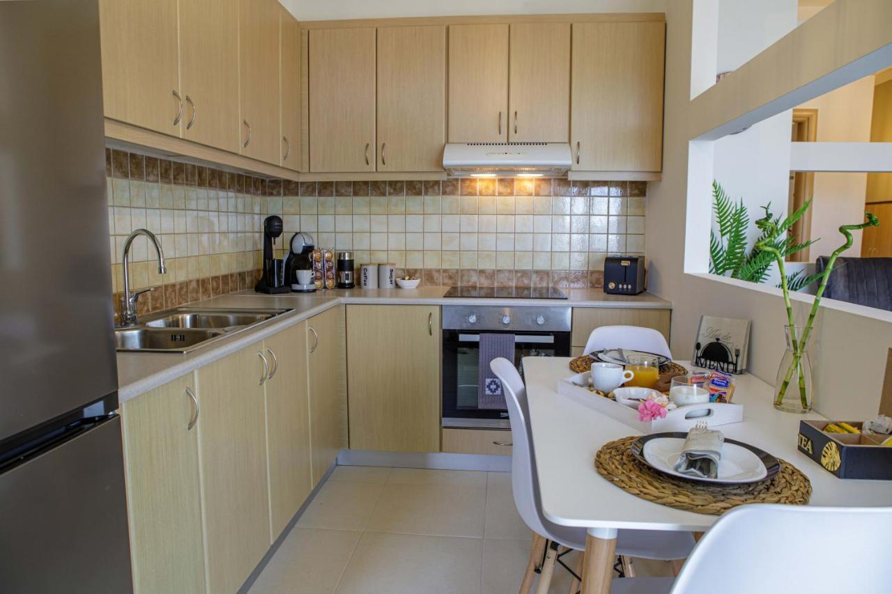 Savvas Apartment Толон Екстериор снимка