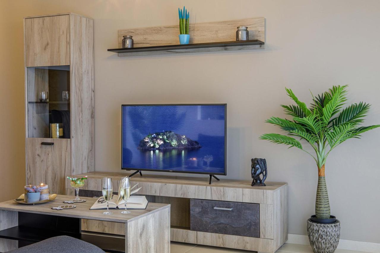 Savvas Apartment Толон Екстериор снимка