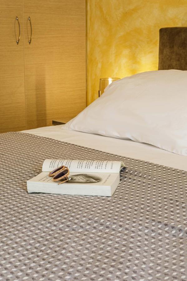Savvas Apartment Толон Екстериор снимка